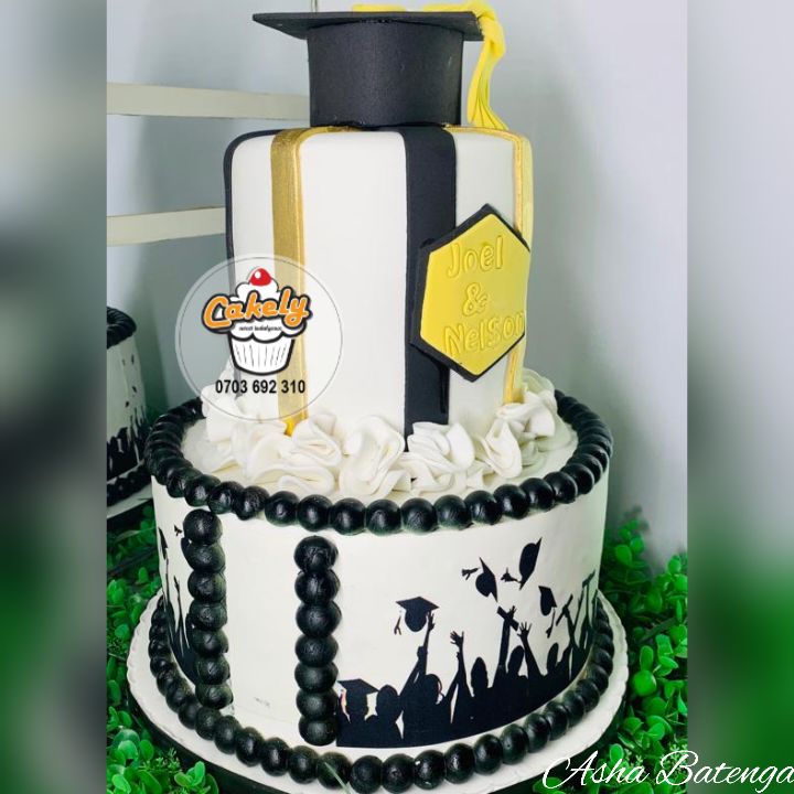 Customized Graduation Cakes