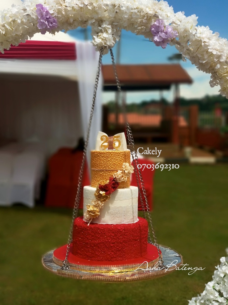 Floating Wedding Cake (Medium)